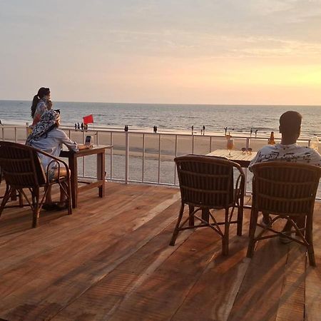 Happy Shack Beach And Wooden Huts โคลวา ภายนอก รูปภาพ