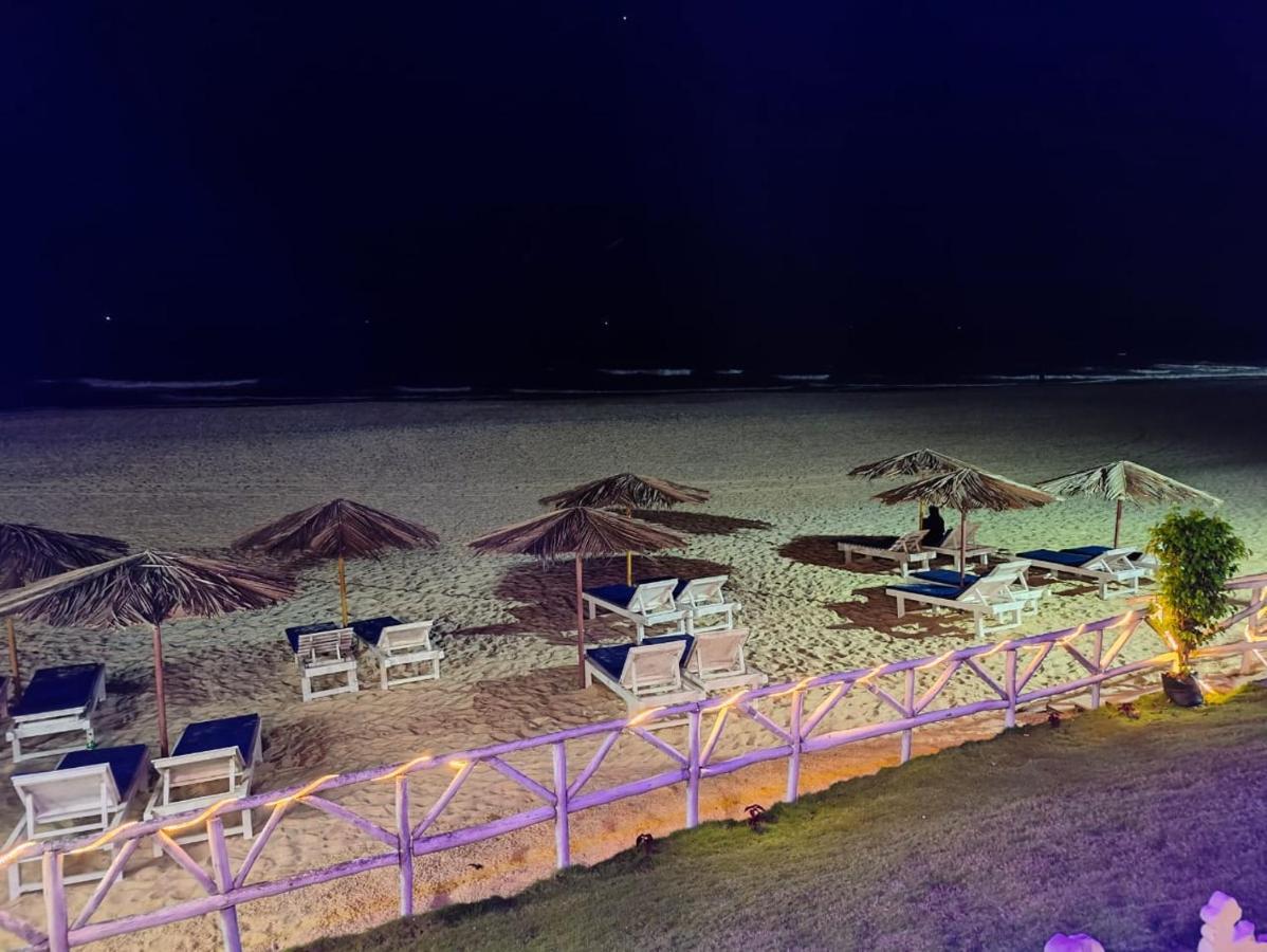 Happy Shack Beach And Wooden Huts โคลวา ภายนอก รูปภาพ