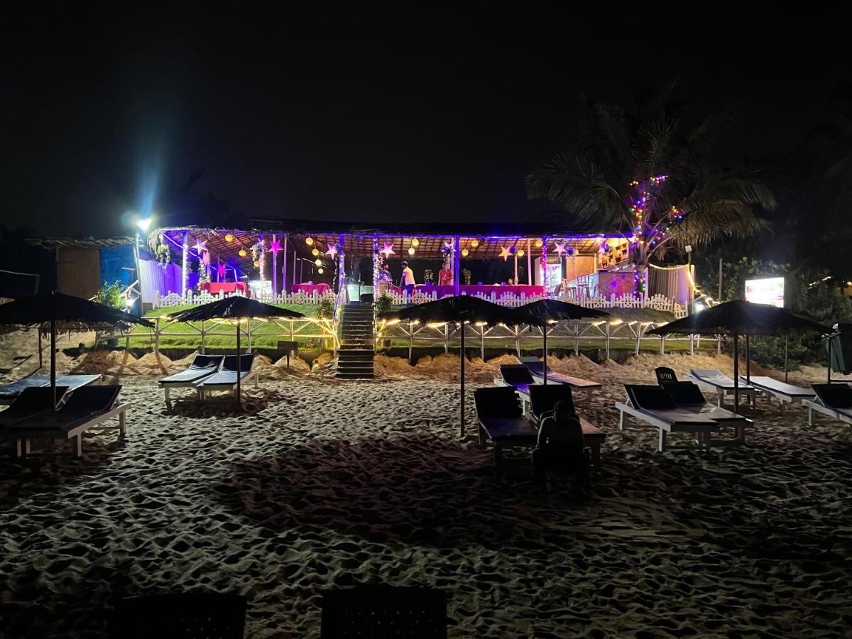 Happy Shack Beach And Wooden Huts โคลวา ภายนอก รูปภาพ