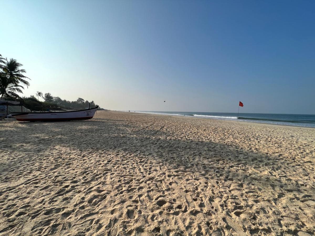 Happy Shack Beach And Wooden Huts โคลวา ภายนอก รูปภาพ