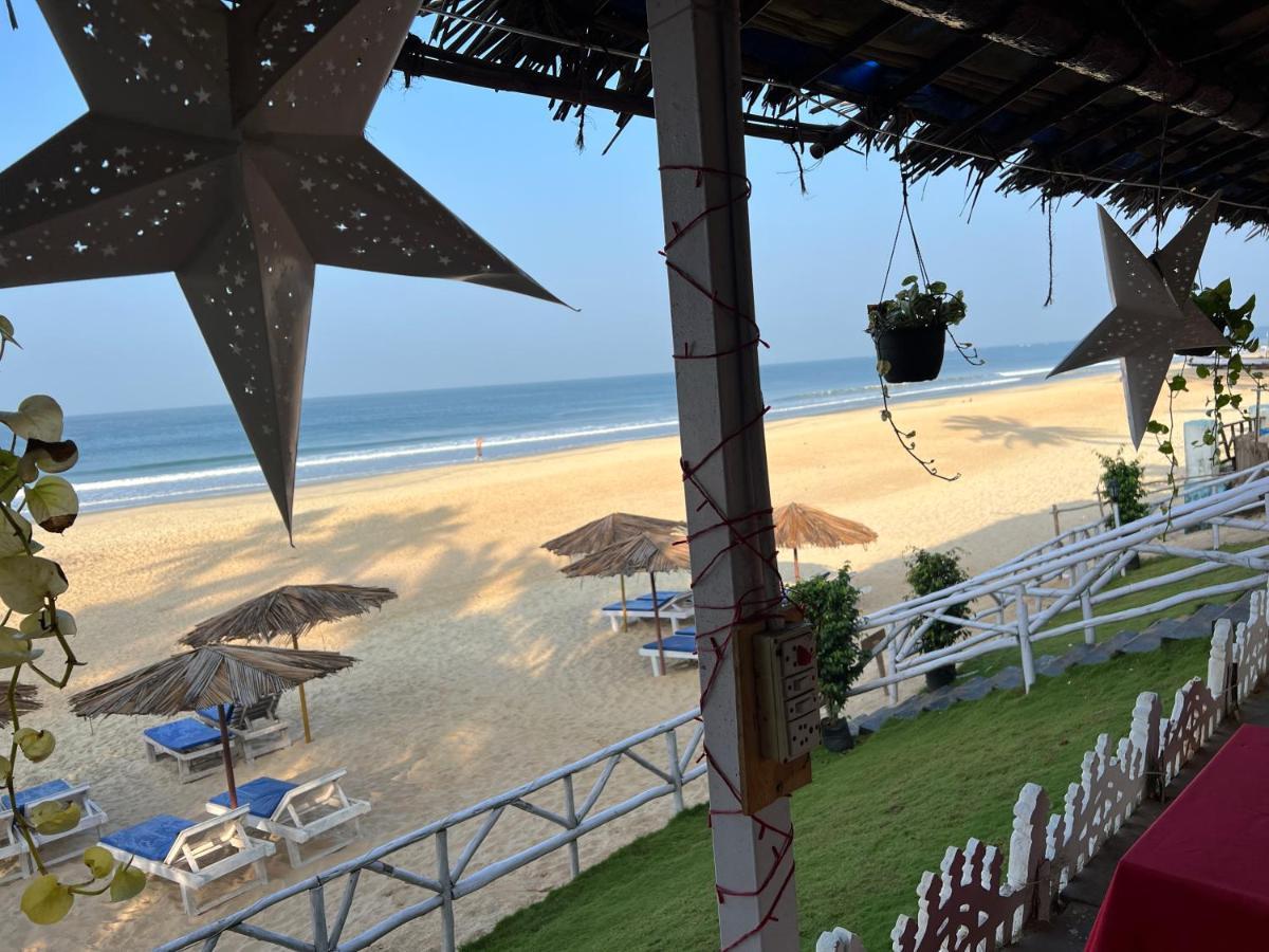 Happy Shack Beach And Wooden Huts โคลวา ภายนอก รูปภาพ