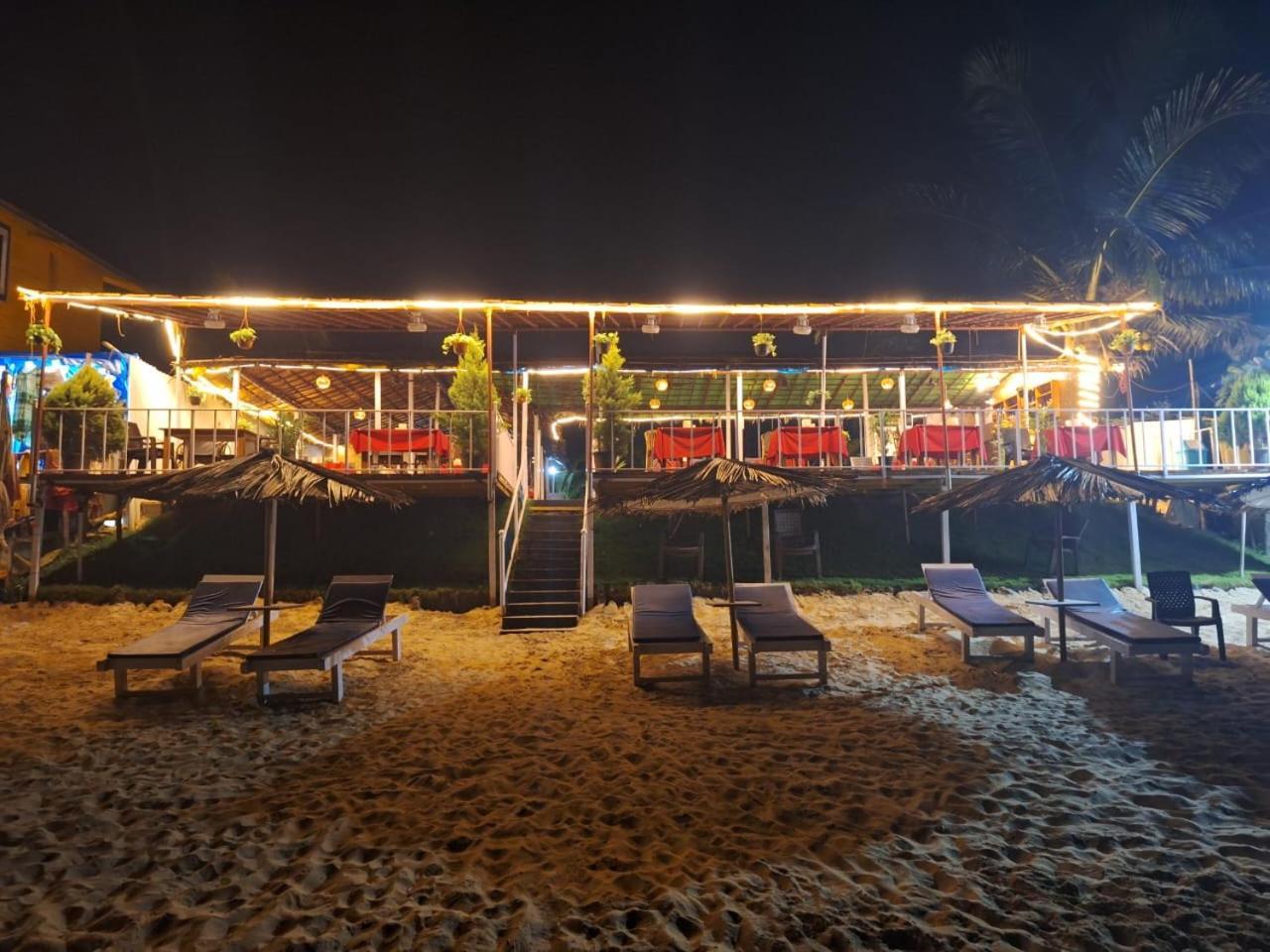 Happy Shack Beach And Wooden Huts โคลวา ภายนอก รูปภาพ