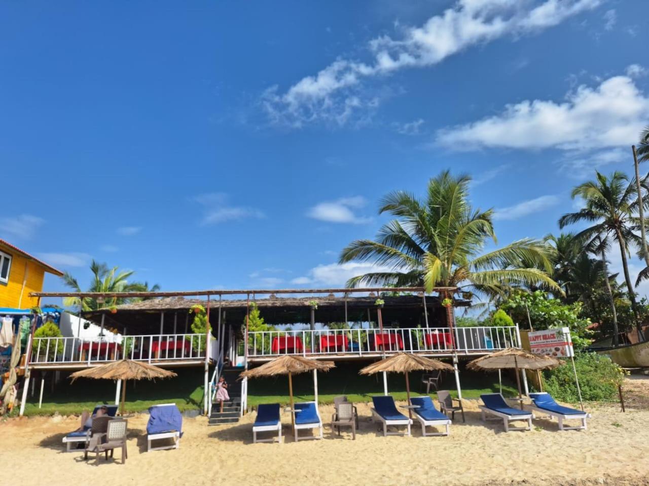 Happy Shack Beach And Wooden Huts โคลวา ภายนอก รูปภาพ